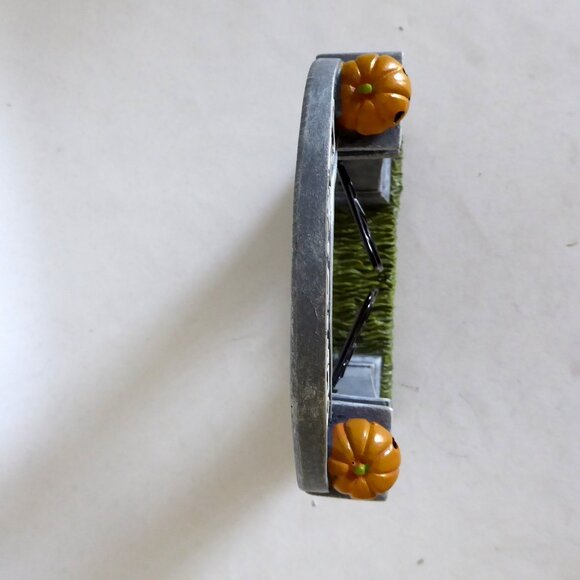 NEW 6.5” HALLOWEEN RESIN GLOW IN DARK CEMETERY ARCH TOMBSTONE HEADSTONE FIGURES - Picture 8 of 15